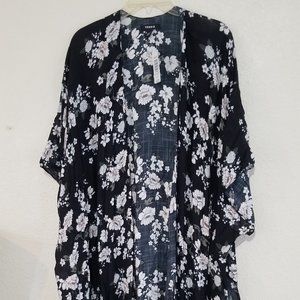 Torrid Black Floral Kimono NWT